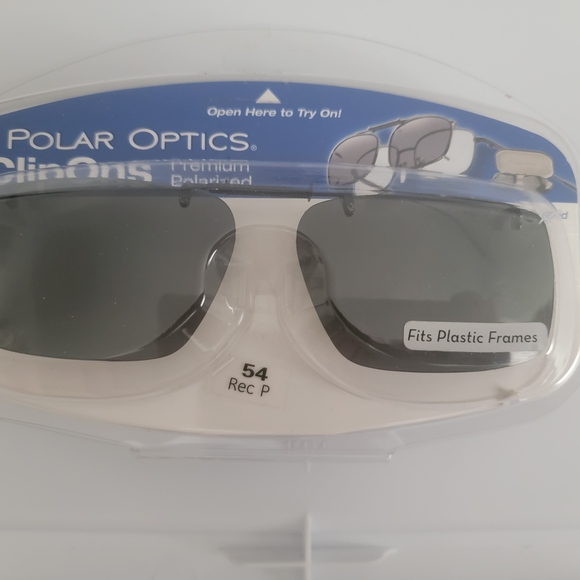 Black Clip-On Glasses Wearables - Picture 1 of 2